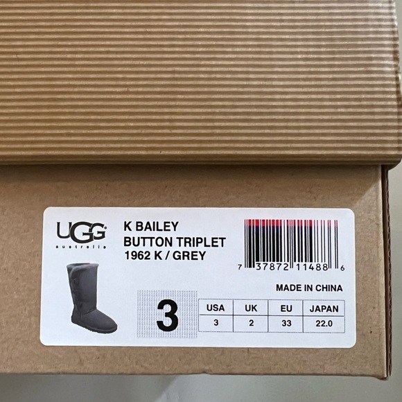 NIB KIDS AUTHENTIC UGGS K BAILEY BUTTON TRIPLET, GREY SIZE 3 - Picture 7 of 7